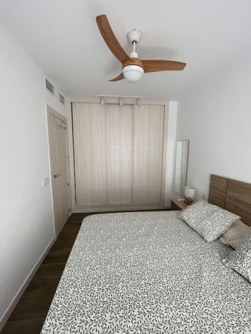 Rincón de la Victoria Lovely Beach Apartment מראה חיצוני תמונה