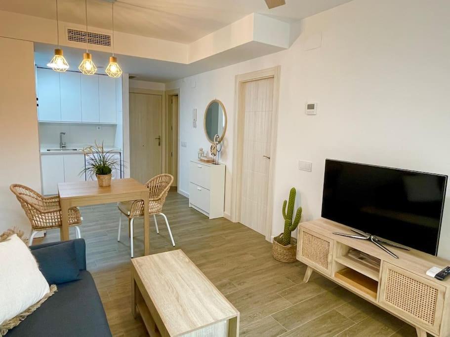 Rincón de la Victoria Lovely Beach Apartment מראה חיצוני תמונה