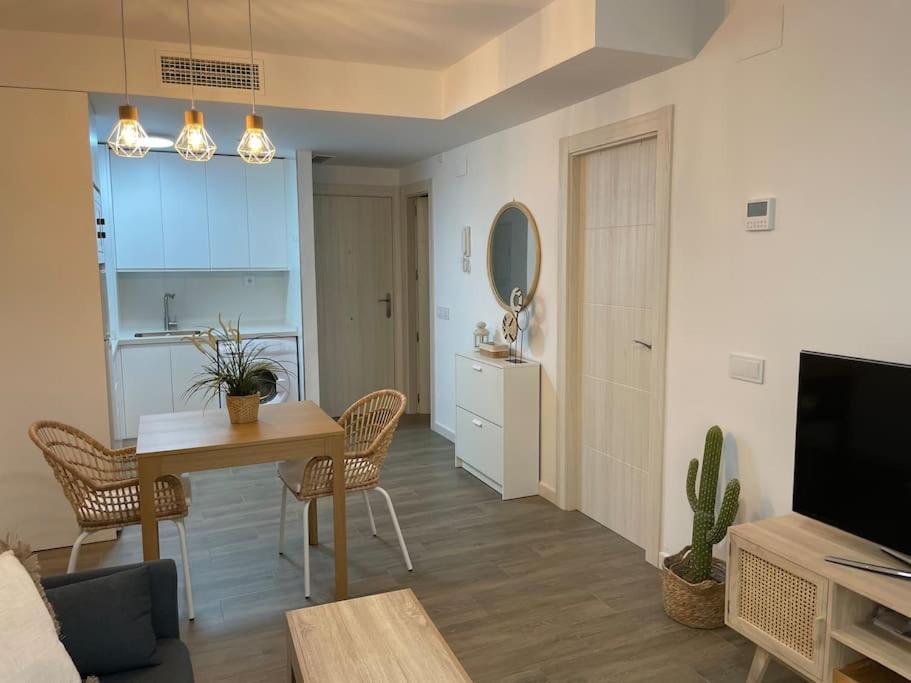 Rincón de la Victoria Lovely Beach Apartment מראה חיצוני תמונה